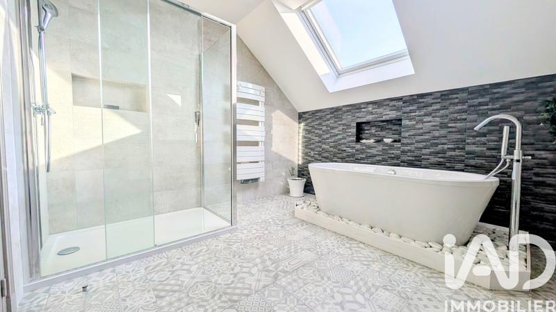 Maison - 165 m² - 6 pièces