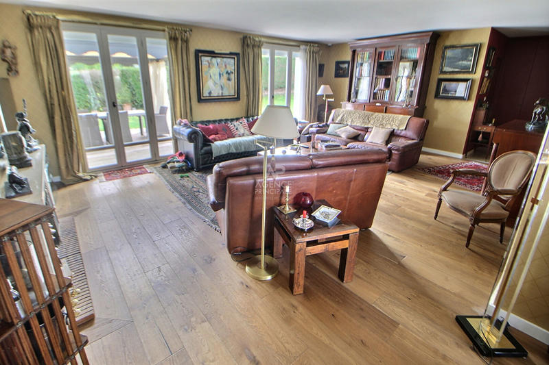 Maison - 147 m² - 6 pièces