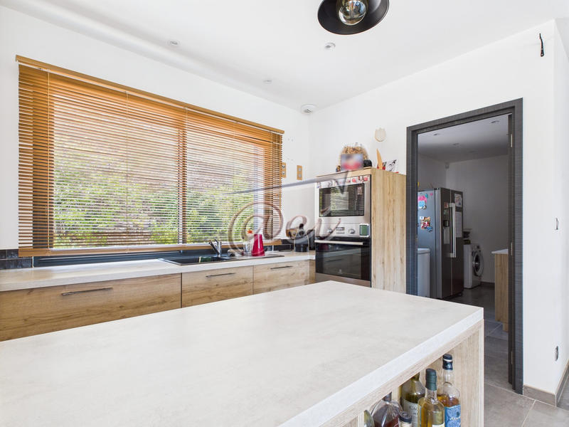 Villa - 224 m² - 6 pièces