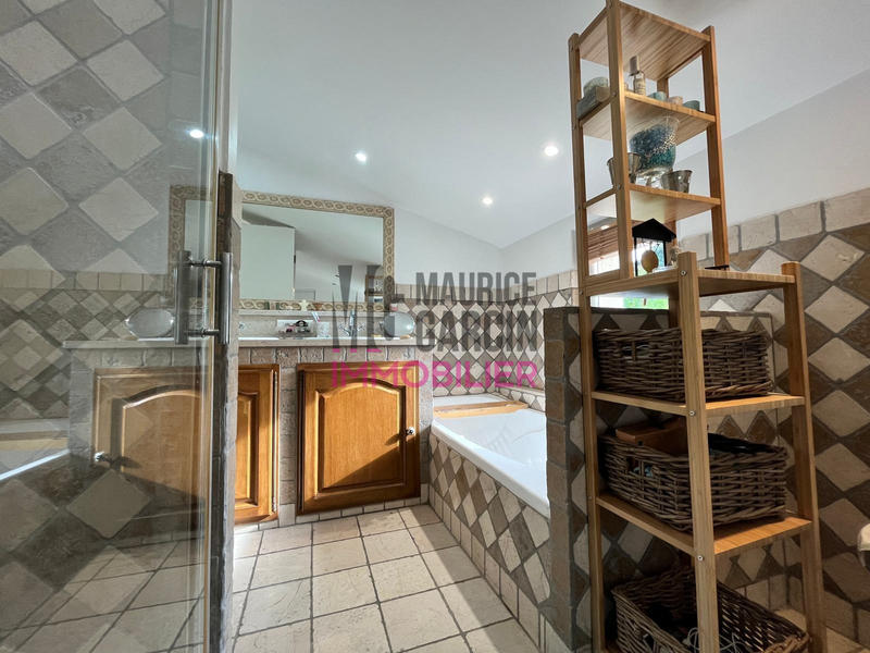 Maison - 97 m² - 4 pièces