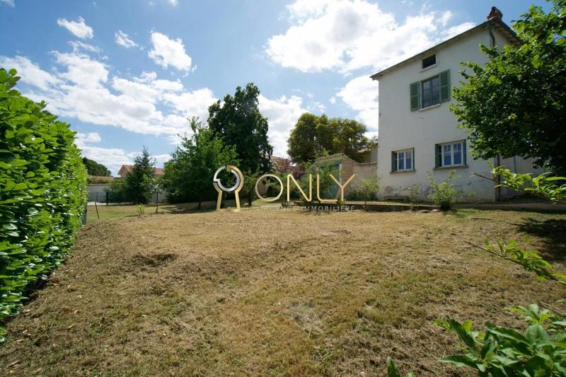 Maison - 285 m² - 10 pièces