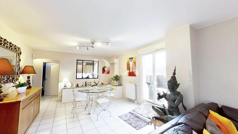 Appartement - 99 m² - 5 pièces