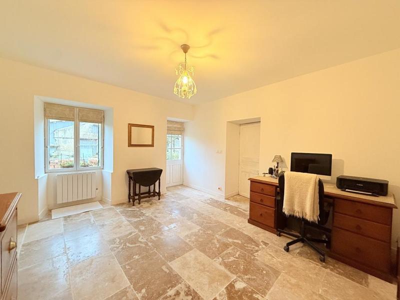 Maison - 180 m² - 6 pièces