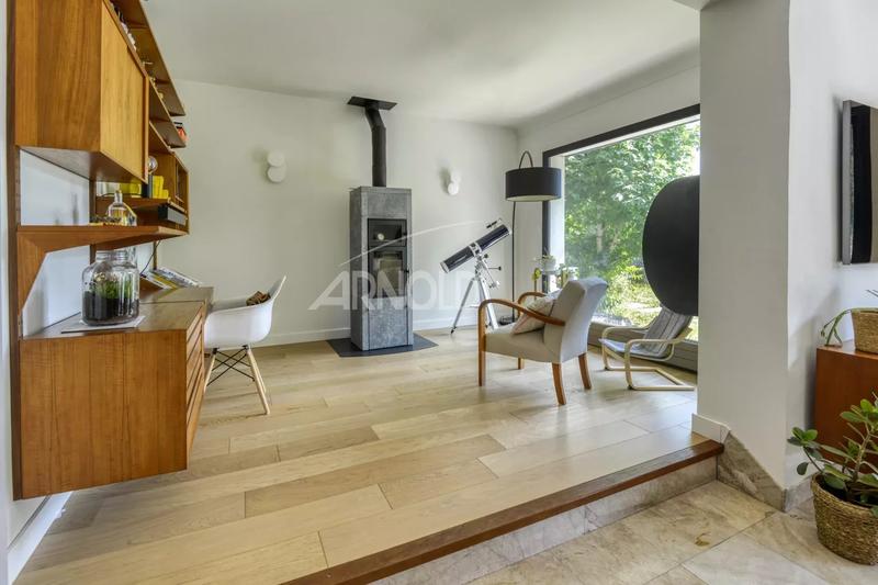 Maison - 327 m² - 15 pièces