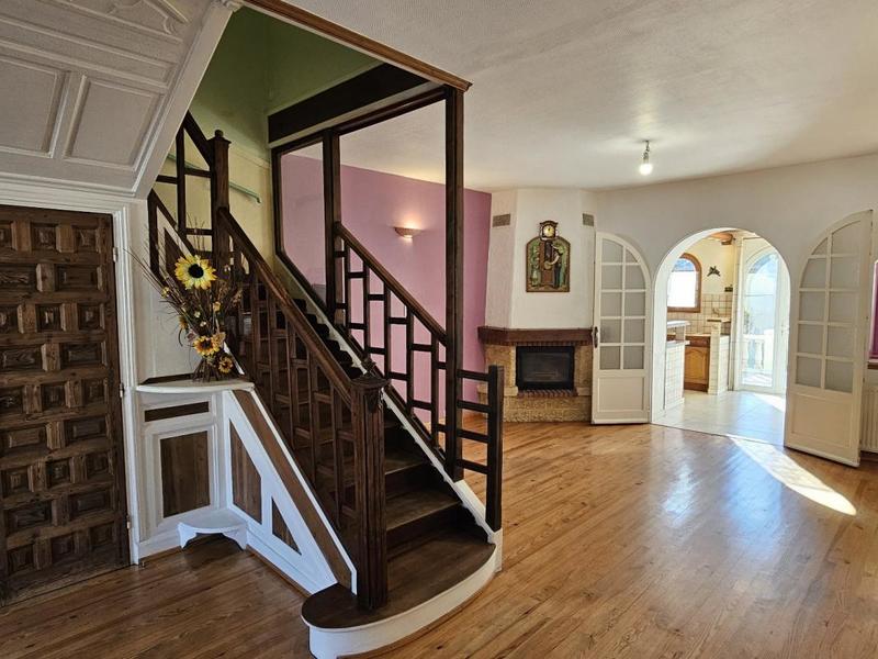 Maison - 107 m² - 9 pièces