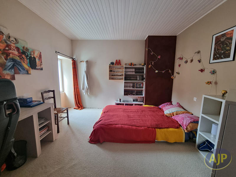 Maison - 102 m² - 4 pièces