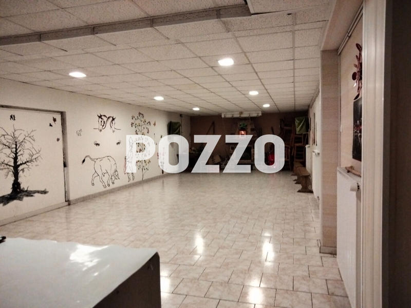 Maison - 275 m² - 11 pièces