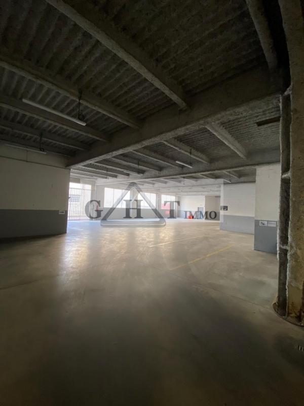 Entrepôt - 450 m²