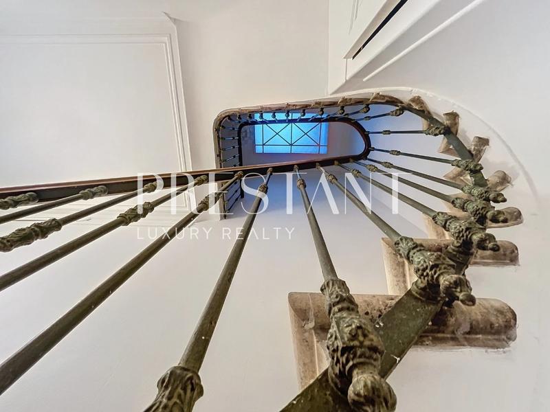 Maison - 200 m² - 7 pièces