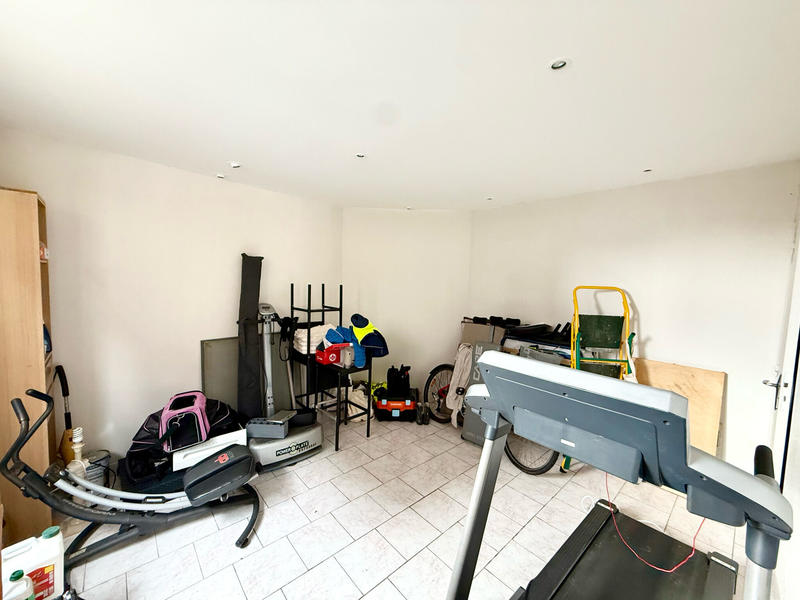 Maison - 227 m² - 7 pièces