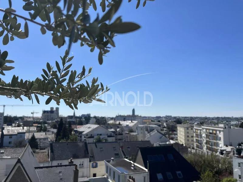 Appartement - 98 m² - 5 pièces