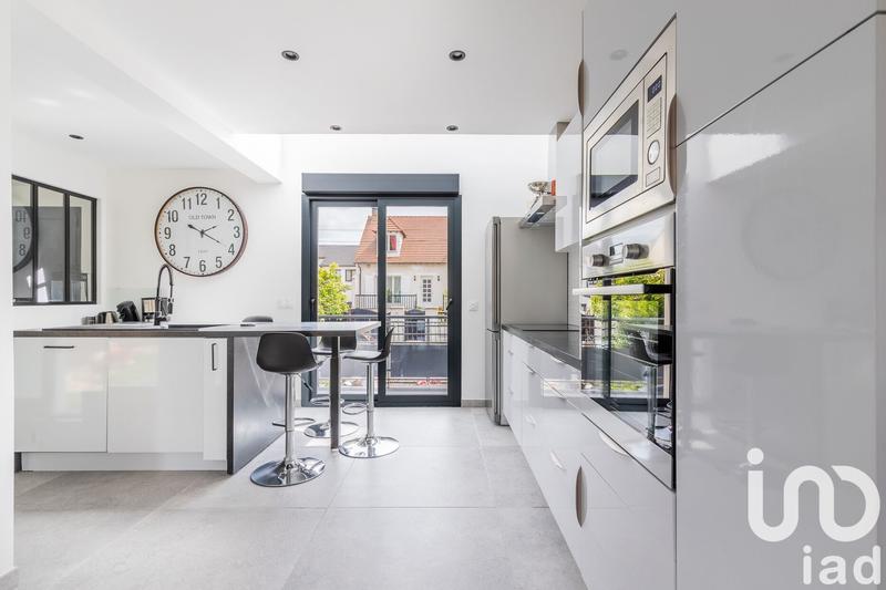 Maison - 147 m² - 5 pièces