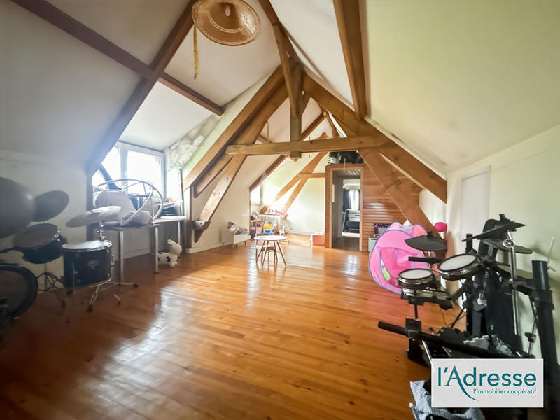 Maison - 258 m² - 7 pièces