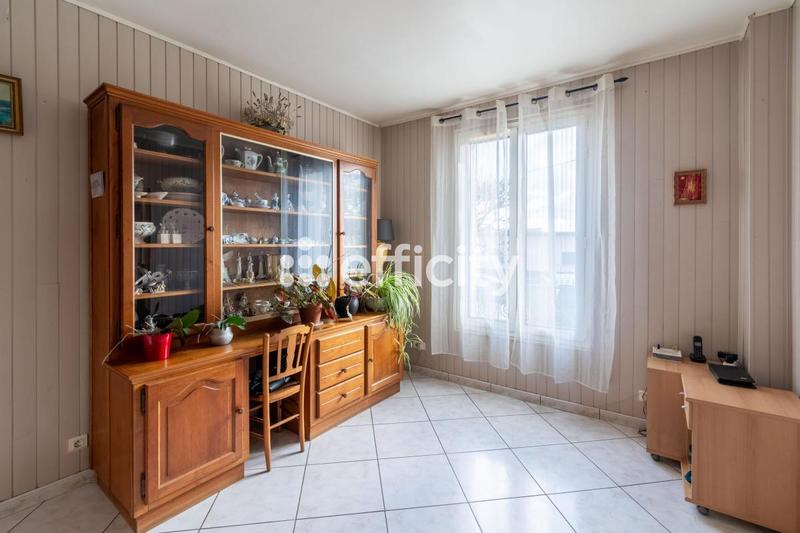 Pavillon - 130 m² - 6 pièces