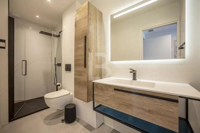 Appartement - 148 m² - 5 pièces