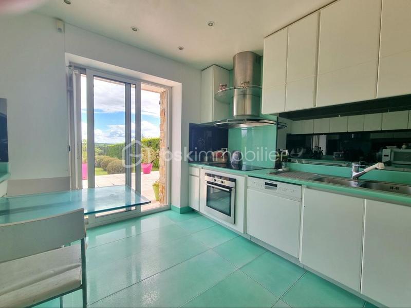 Maison en pierre - 245 m² - 8 pièces