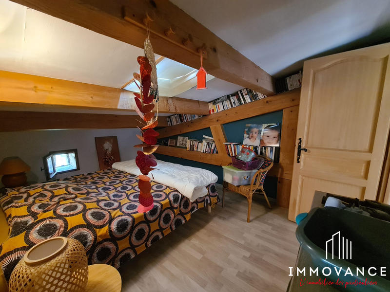 Appartement - 93 m² - 5 pièces