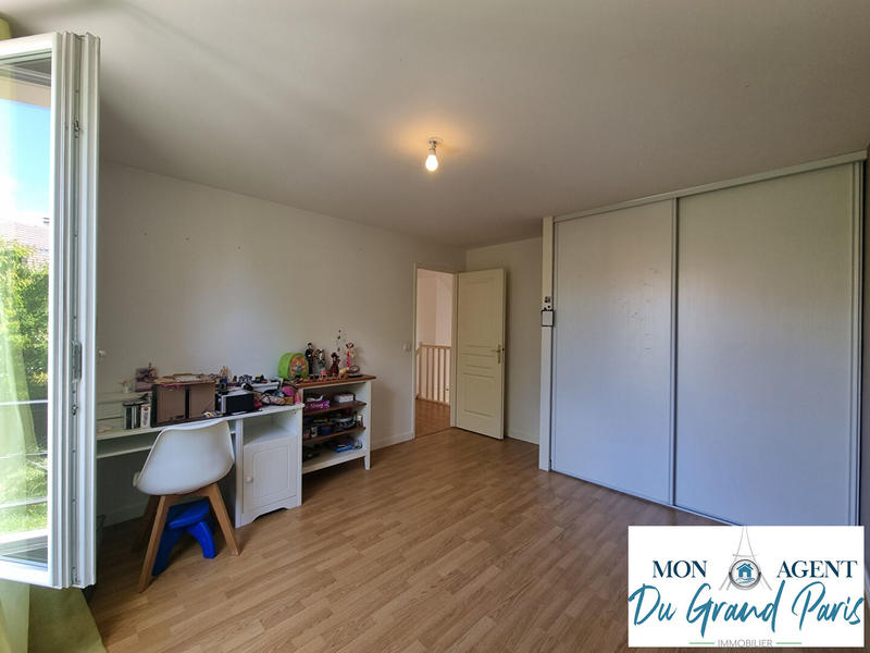 Maison - 158 m² - 8 pièces