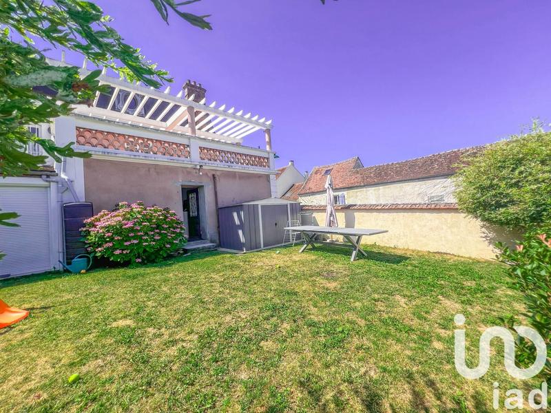 Maison - 220 m² - 8 pièces