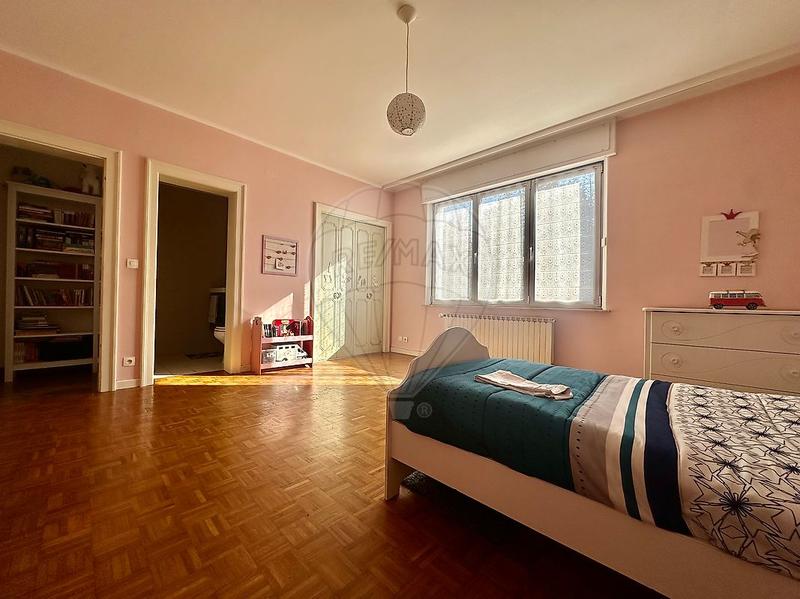 Maison - 207 m² - 7 pièces