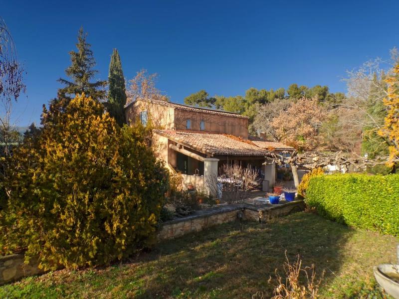 Villa - 180 m² - 3 pièces