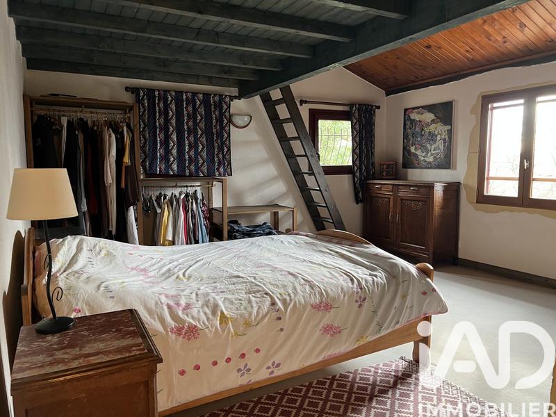 Maison - 241 m² - 9 pièces