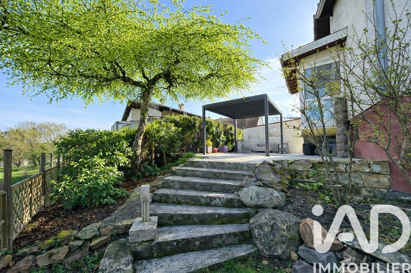 Maison - 180 m² - 7 pièces