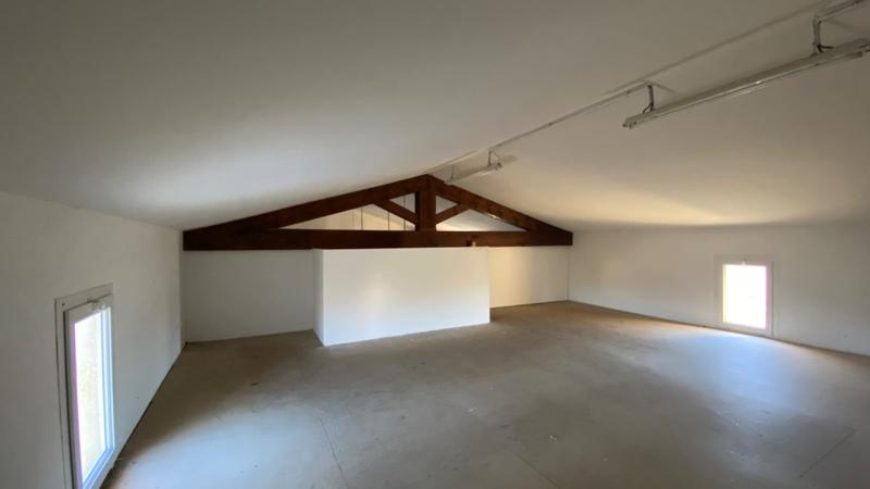 Local commercial - 119 m² - 3 pièces