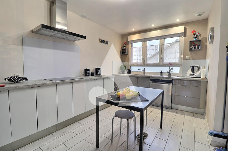 Maison - 100 m² - 6 pièces