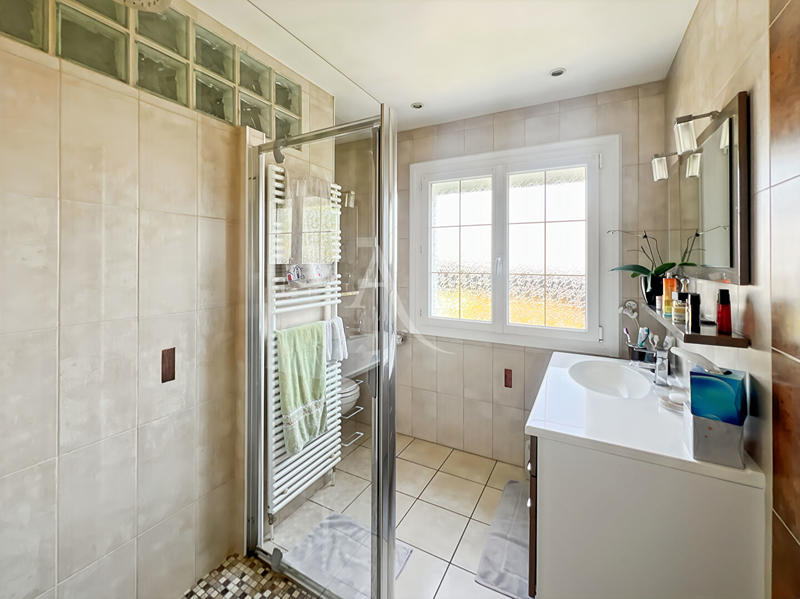 Maison - 92 m² - 5 pièces