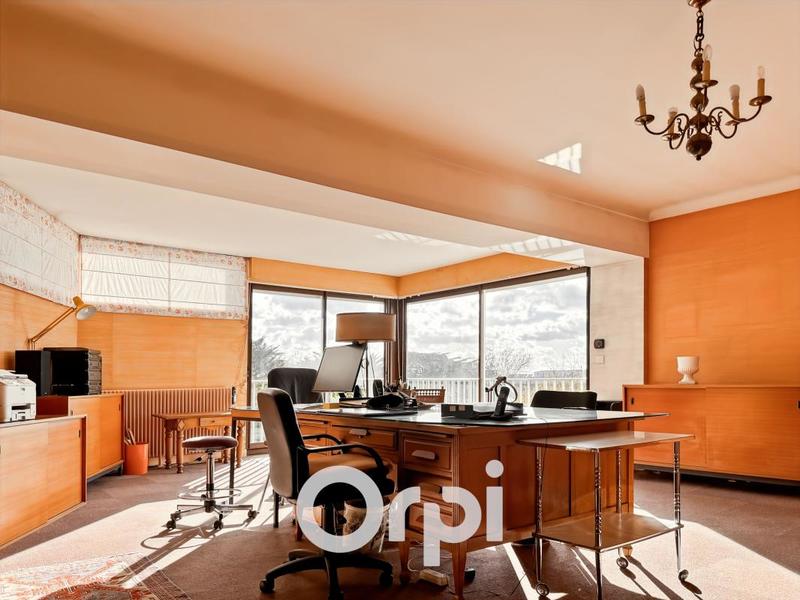 Maison - 371 m² - 8 pièces