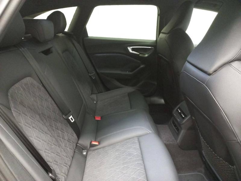 Audi A5 Avant Tdi Hybride 204 ch s tronic 7 Quattro s line