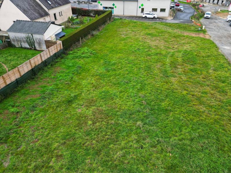 Terrain constructible - 1 200 m²