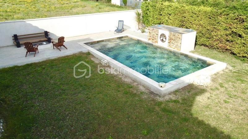 Maison - 192 m² - 9 pièces