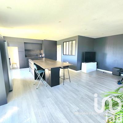 Maison - 107 m² - 5 pièces