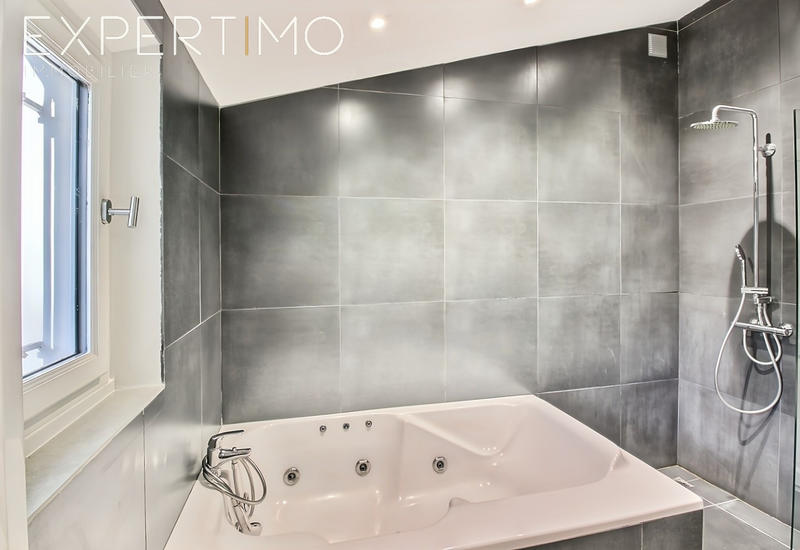 Villa - 200 m² - 6 pièces