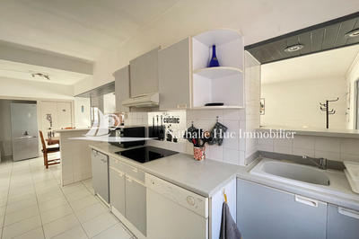 Maison - 258 m² - 7 pièces