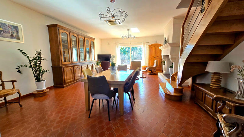 Maison - 162 m² - 8 pièces