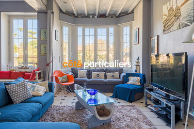 Maison - 233 m² - 9 pièces