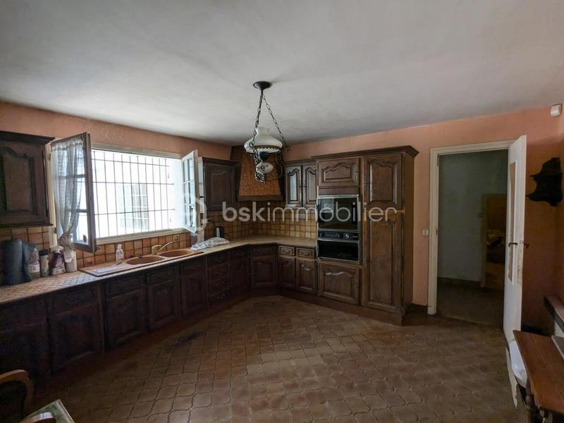 Maison traditionnelle - 250 m² - 11 pièces