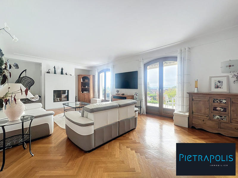 Villa - 313 m² - 8 pièces