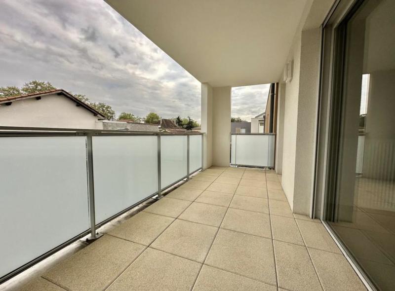 Appartement ancien - 62 m² - 1 pièce