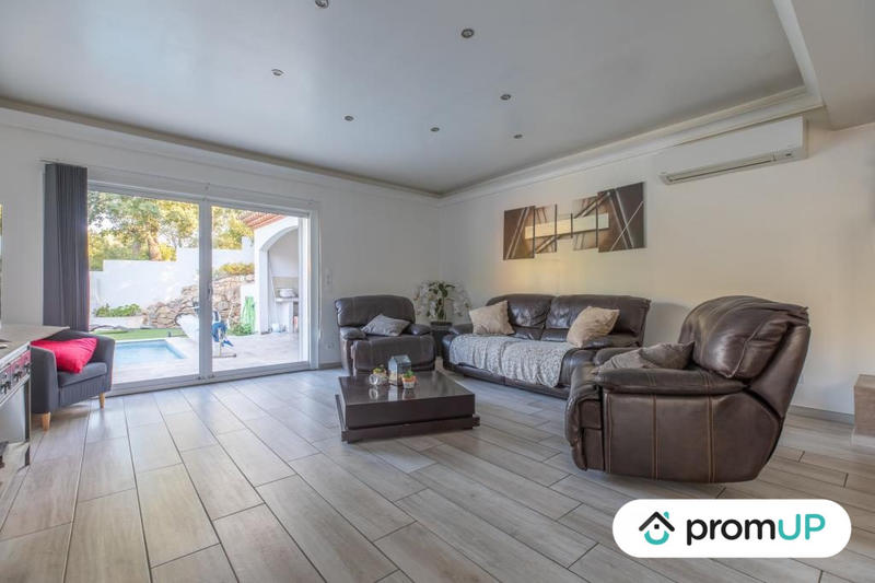 Maison - 240 m² - 7 pièces