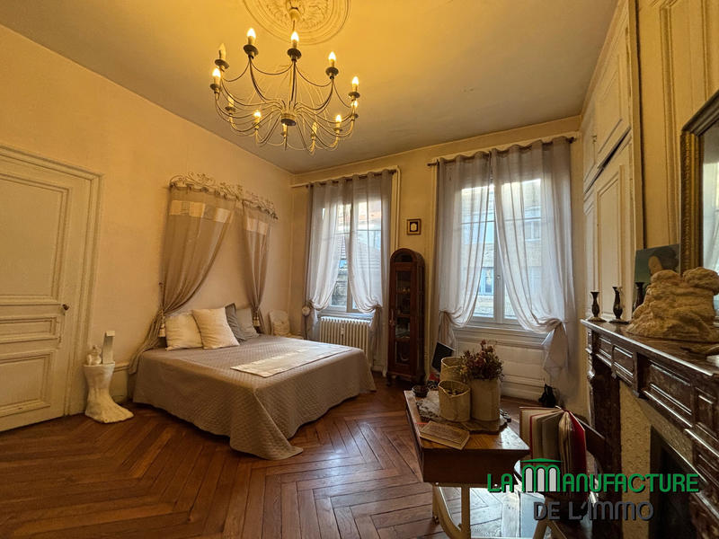 Appartement - 134 m² - 5 pièces