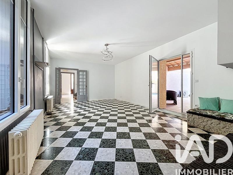 Maison - 213 m² - 7 pièces