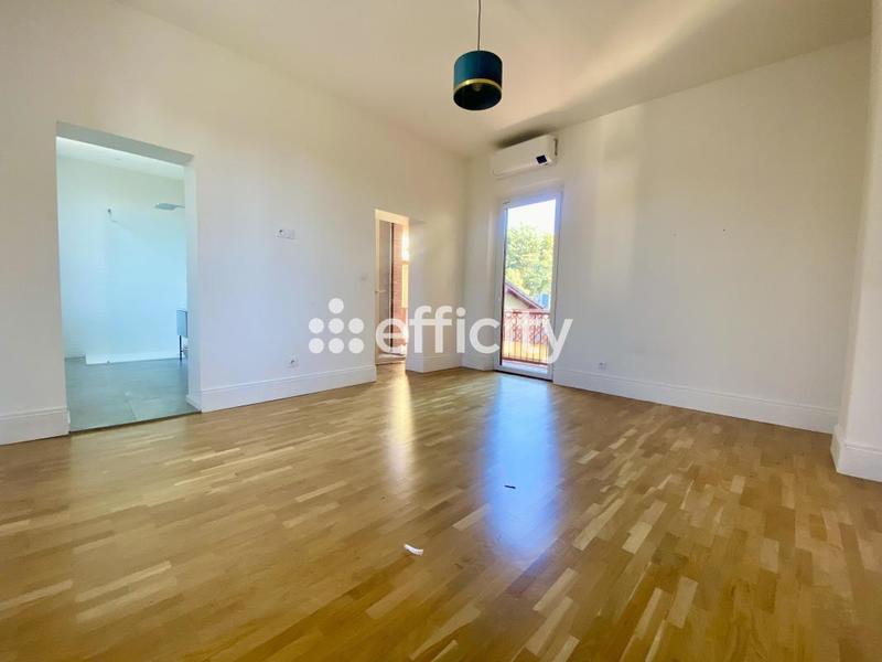 Maison de ville - 255 m² - 7 pièces