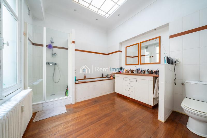 Appartement - 225 m² - 7 pièces