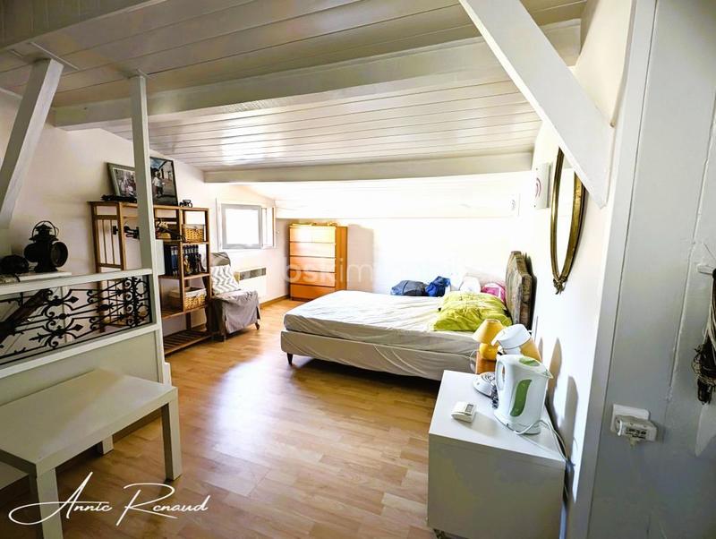 Demeure - 299 m² - 10 pièces