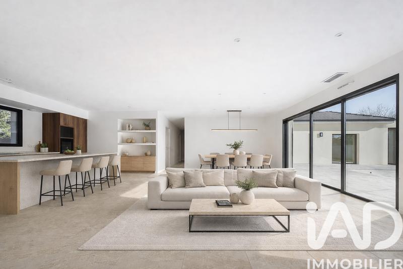 Maison - 180 m² - 5 pièces