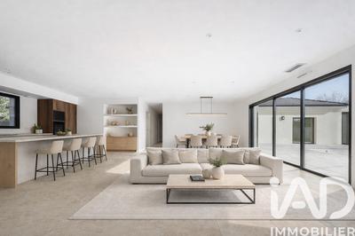 Maison - 180 m² - 5 pièces